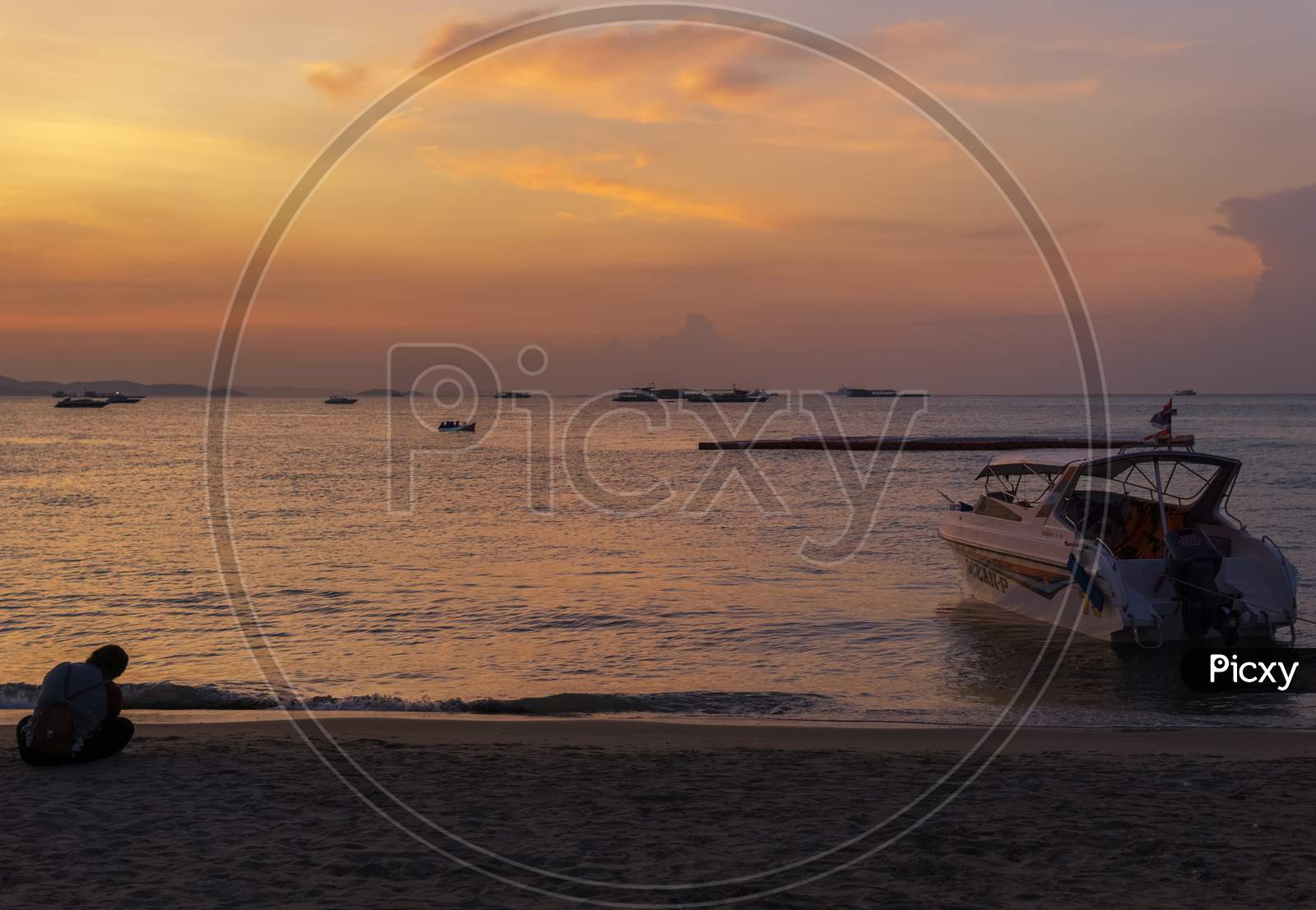 A Colorful Sundown Above The Beach Of Pattaya
