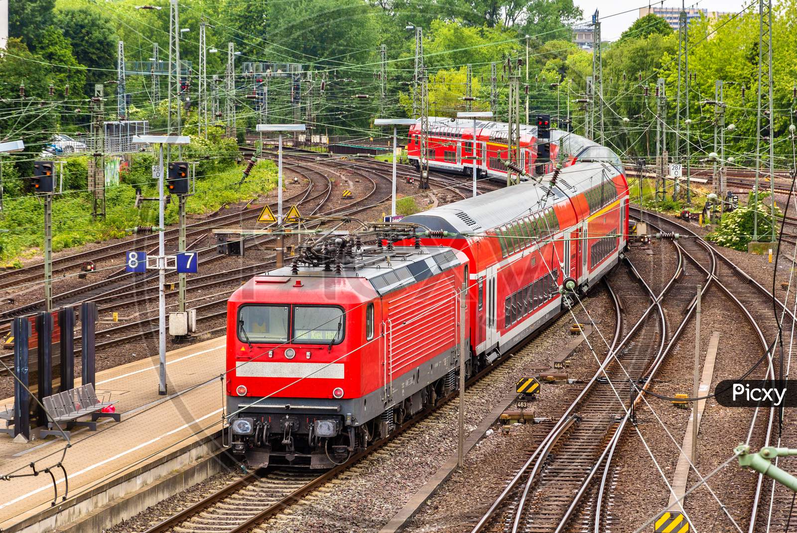 Regional Express Train In Hamburg Hauptbahnhof Station - Germany