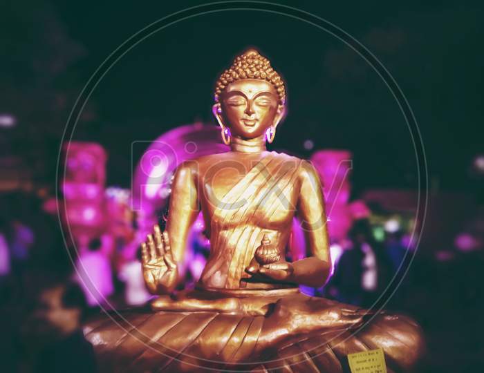 Buddha sitting meditation night