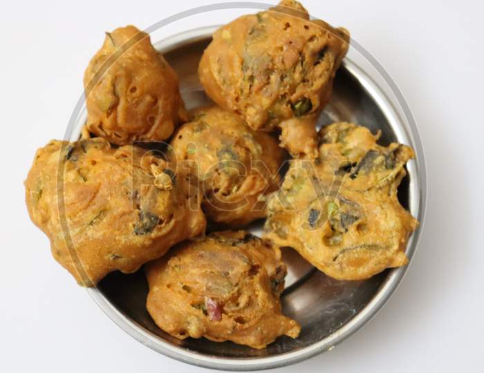 Crispy Green Chilli Pakora or Mirchi Bajji