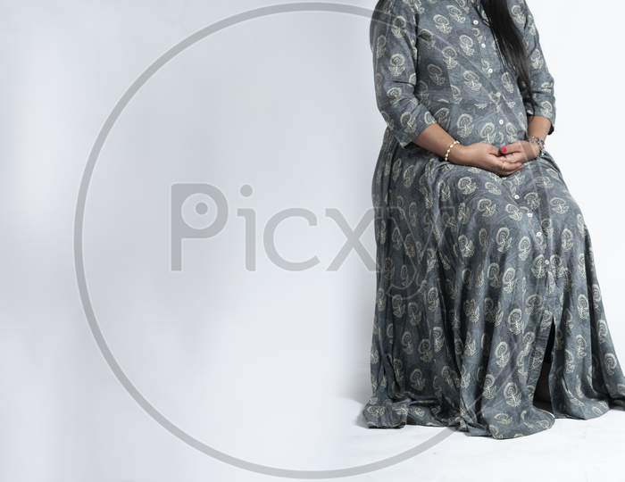 Coming soon couple maternity photoshoot