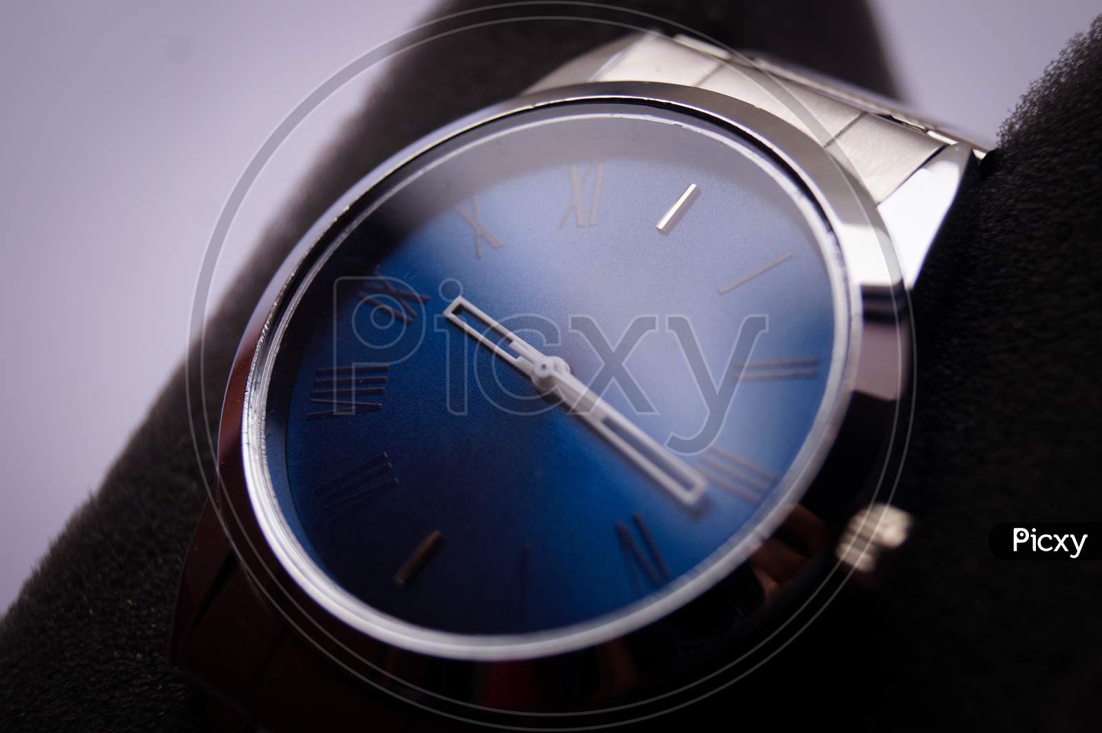 Shining Blue Classy Watch