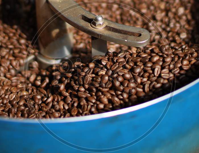 roasted coffee beans with background