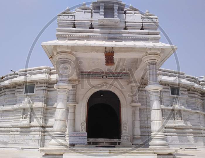 Entrance of Rijuvalika Jain temple