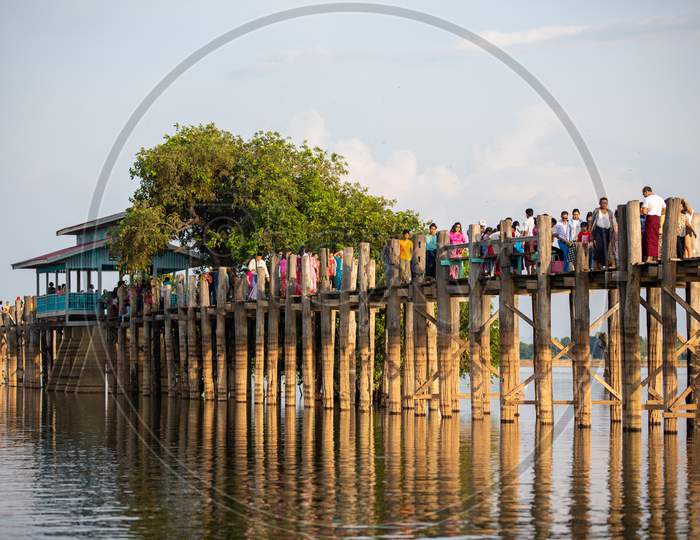 MANDALAY/MYANMAR(BURMA) - 01st Mar, 2020 : U BEIN BRIDGE is one of the famous teakwood bridge in the world. Located in Mandalay, Myanmar.