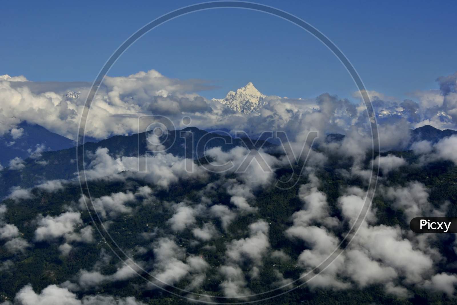 aerial view from zuluk sikkim india