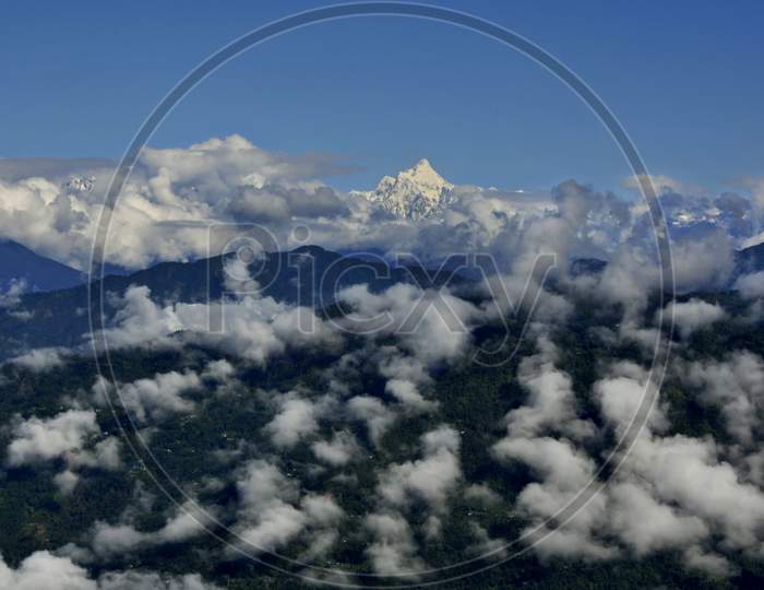 aerial view from zuluk sikkim india