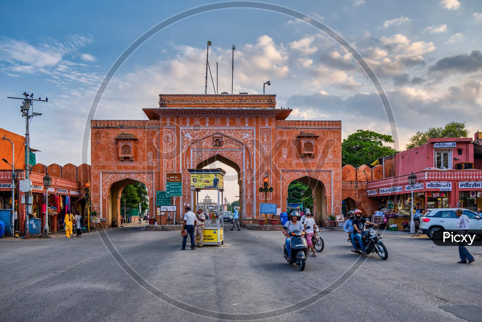 Jaipur, Rajasthan / India - September 28, 2019: Man Gate, Popularly Called New Gate, One Of The Original Seven Gates Of The Walled City Of Jaipur Pink City In Rajasthan, India