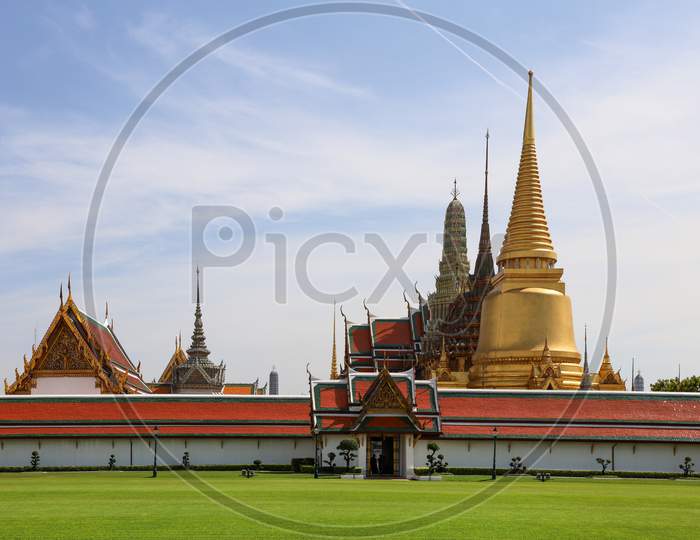 Wat Phra Kaew, Temple of the Emerald Buddha in Bangkok, Thailand