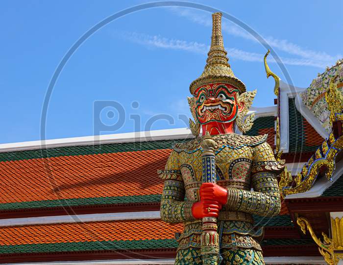 Temple of the Emerald Buddha - Wat Phra Si Rattana Satsadaram