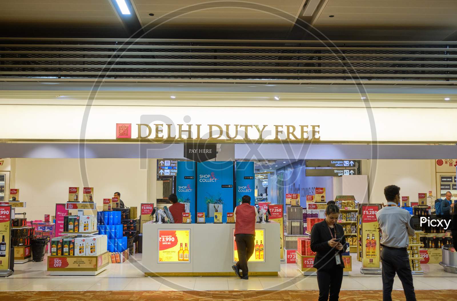 Duty Free Shop Area At The Indira Gandhi International Airport In New Delhi, India