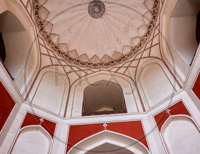 Central Tomb Chamber Of Humayun'S Tomb, The Mausoleum Of Mughal Emperor Humayun In New Delhi, India