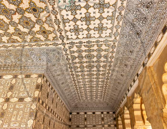 Beautifully Decorated Mirror Palace (Sheesh Mahal) In The Amer Fort In Jaipur, Rajasthan, India