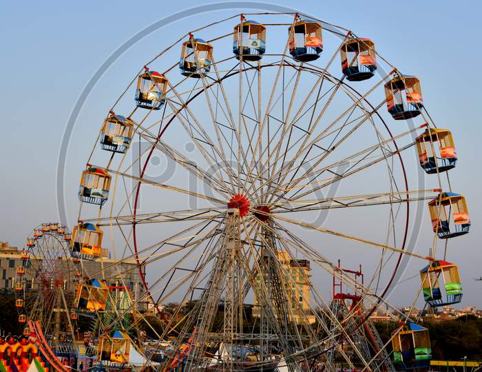 Faridabad, Surajkund, India, February 2019 : 33 Surajkund International Crafts Mela, A Giant Wheel In Ride Section