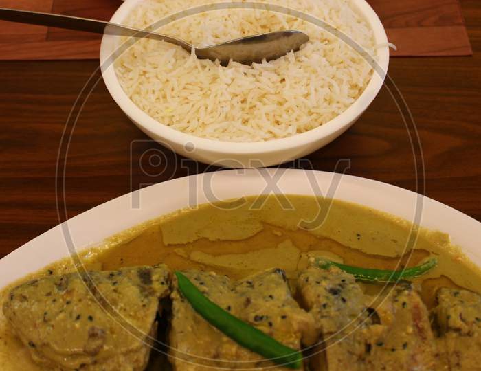 Steamed rice and Hilsa fish