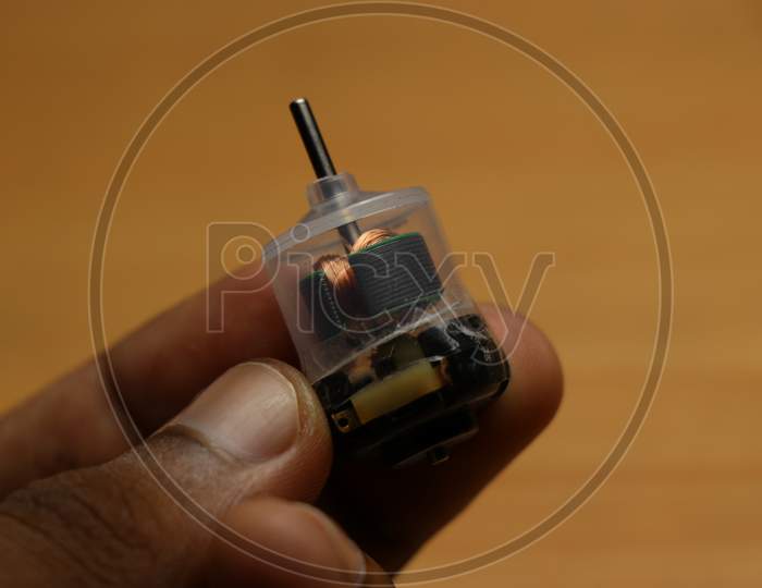 Dc Motor Which Is Having Plastic Body