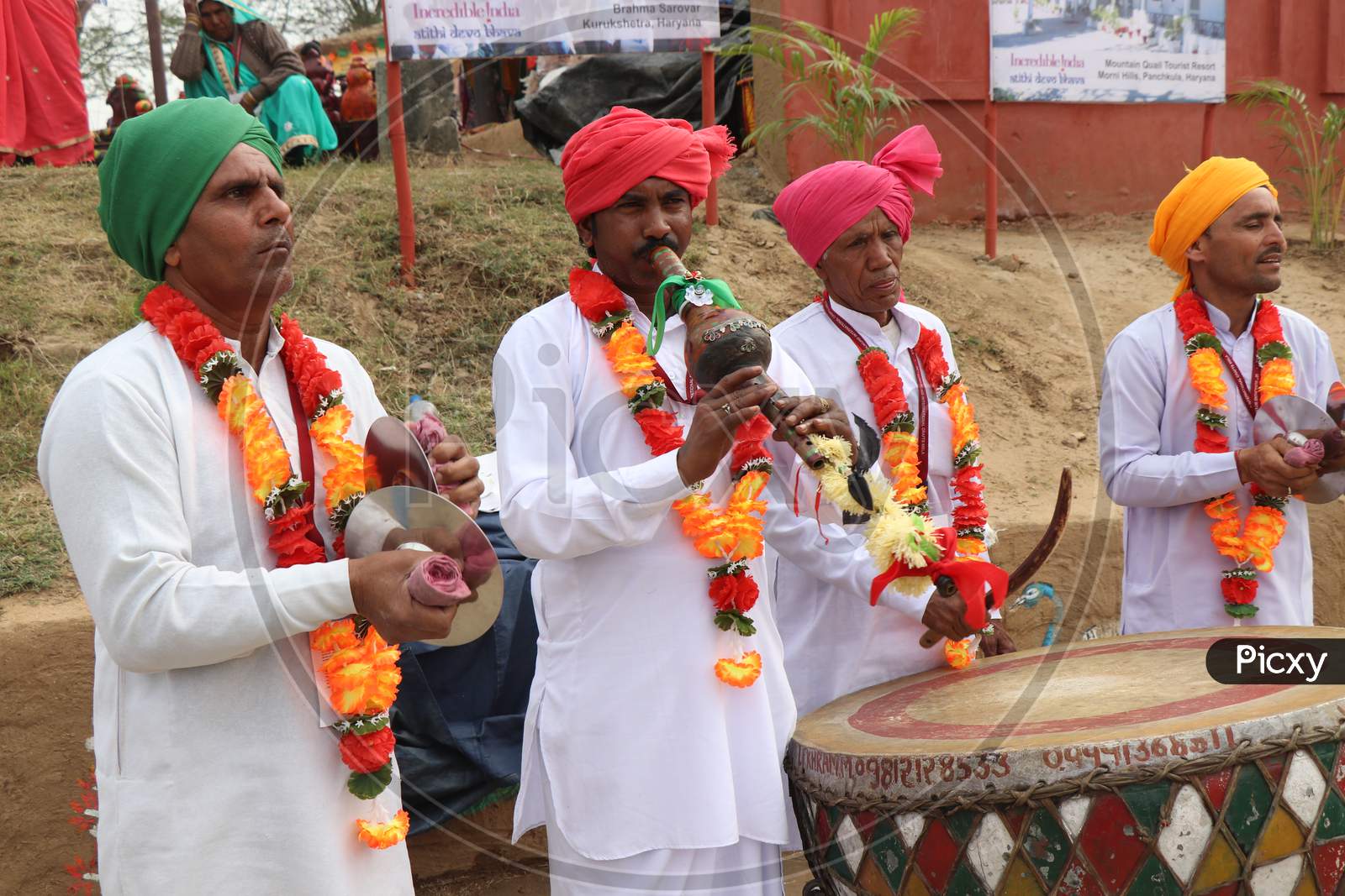 INDIA-HARYANA-SURAJKUND-2018 Folk artists performing at International Surajkund Crafts Mela