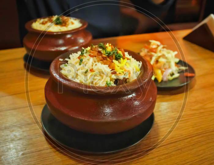 Handy Biriyani with chicken in a pot