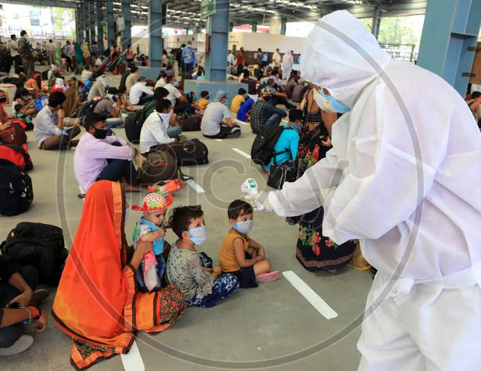 Thermal Screening Conducted For Migrant Workers From Gujarat Who Arrived on A Special Train During Nationwide Lockdown Amidst Coronavirus Or COVID- 19 Pandemic, Prayagraj, May 10, 2020