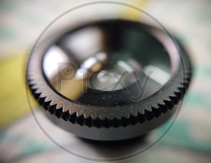 A mobile lens