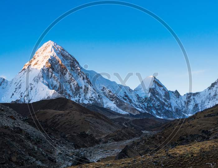Pumo Ri, Lingtren and other mountains in Everest region near Everest Base Camp