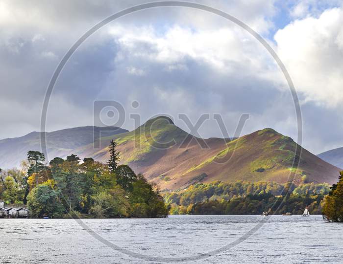 The fell by Derwent water known as cat bells at Keswick.