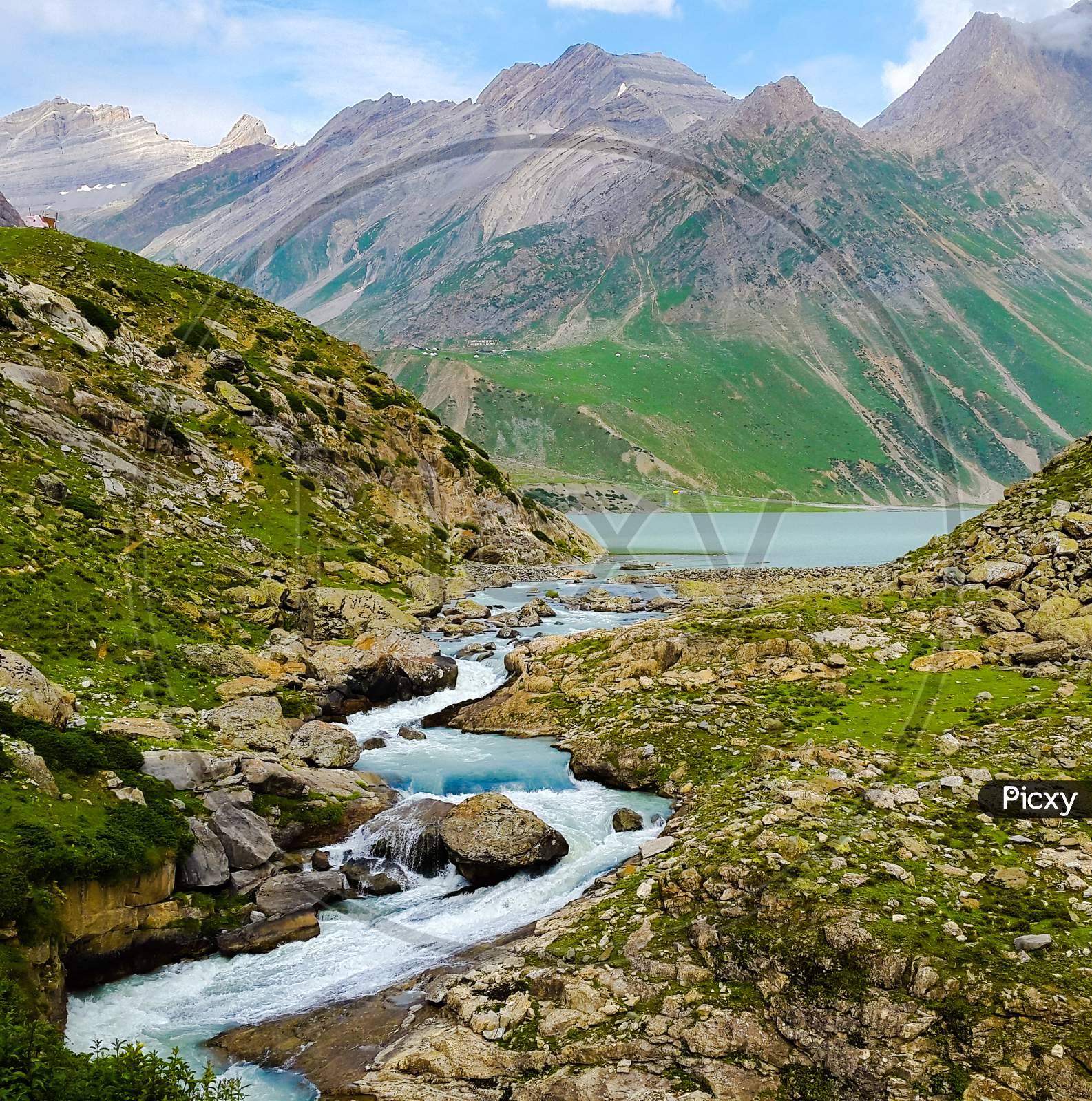 River flows through Indian Himalayas
