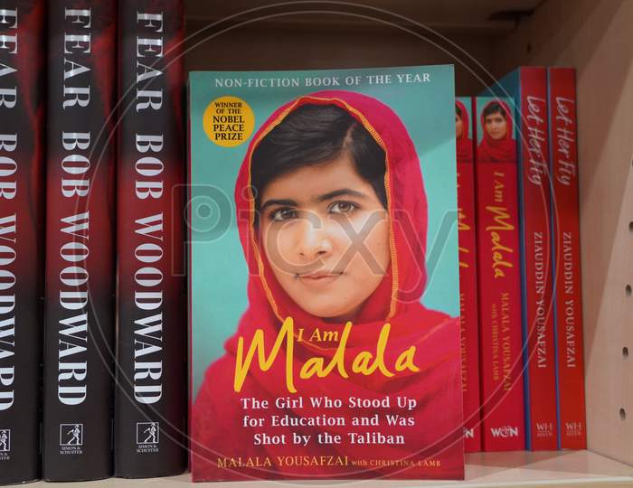 Book Of Malala Yousafzai Pakistani Activist For Female Education And The Youngest Nobel Prize Laureate On The Book Store. - India
