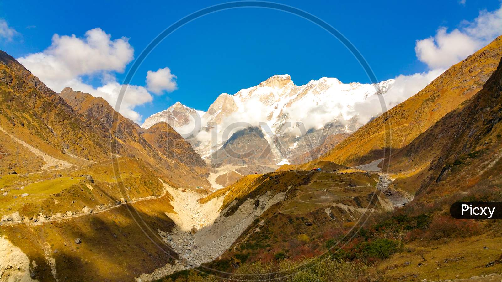 Beautiful Kedarnath Valley in India
