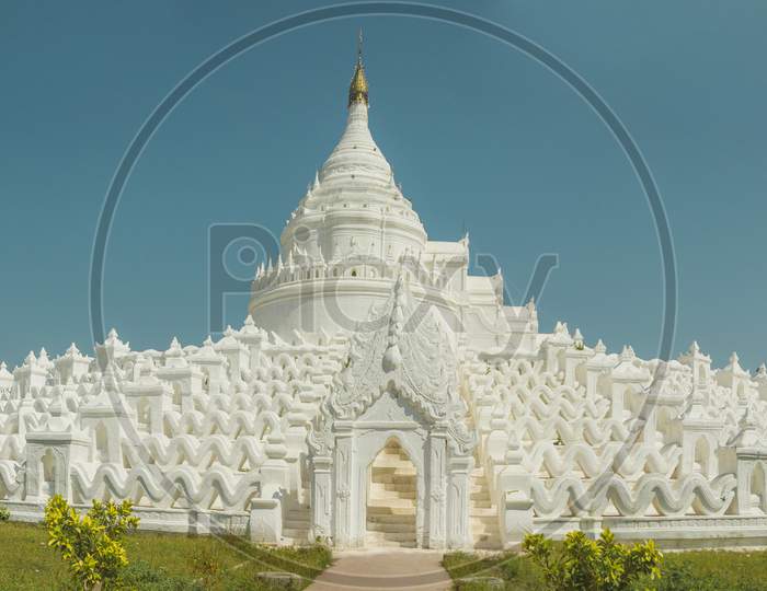White Pagoda(MyaTheinThan)