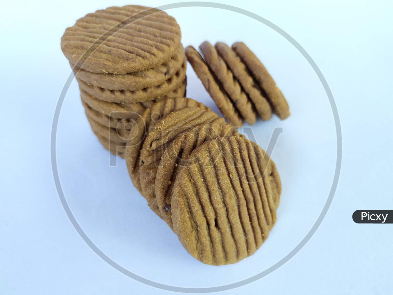 Crispy round biscuits for afternoon tea.