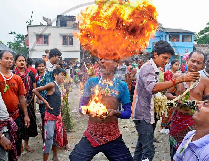 fire play during gajon festival