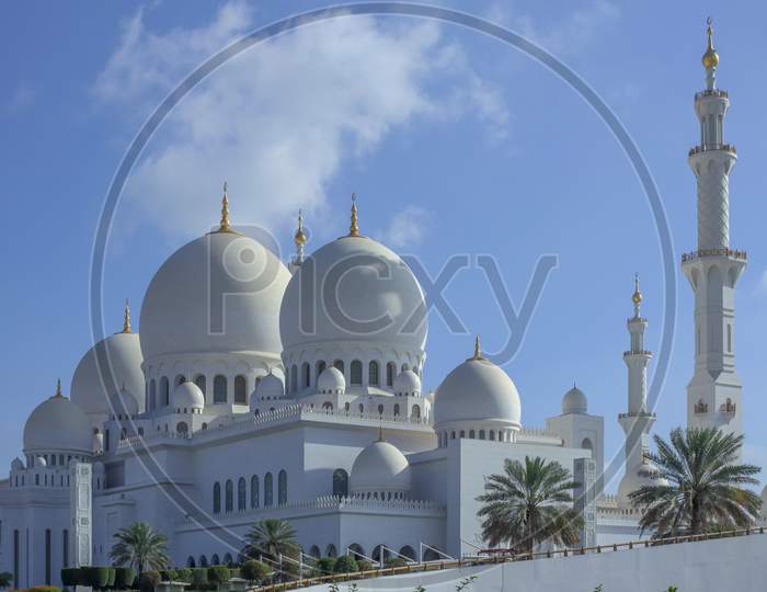 Sheikh Zayed Grand Mosque in Dubai