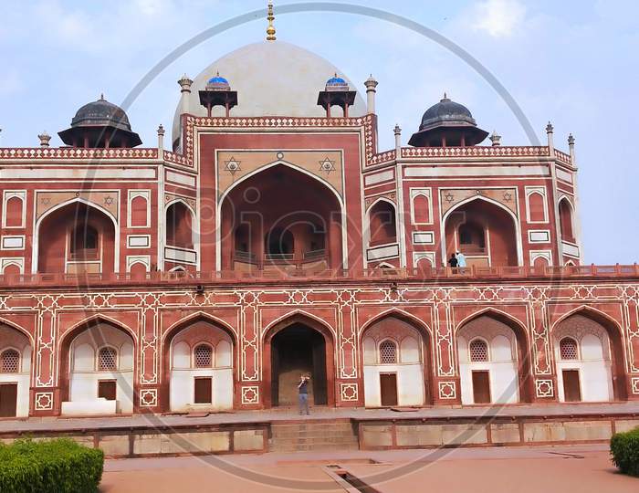 Humayun’s Tomb most famous tourist attractions in Delhi India
