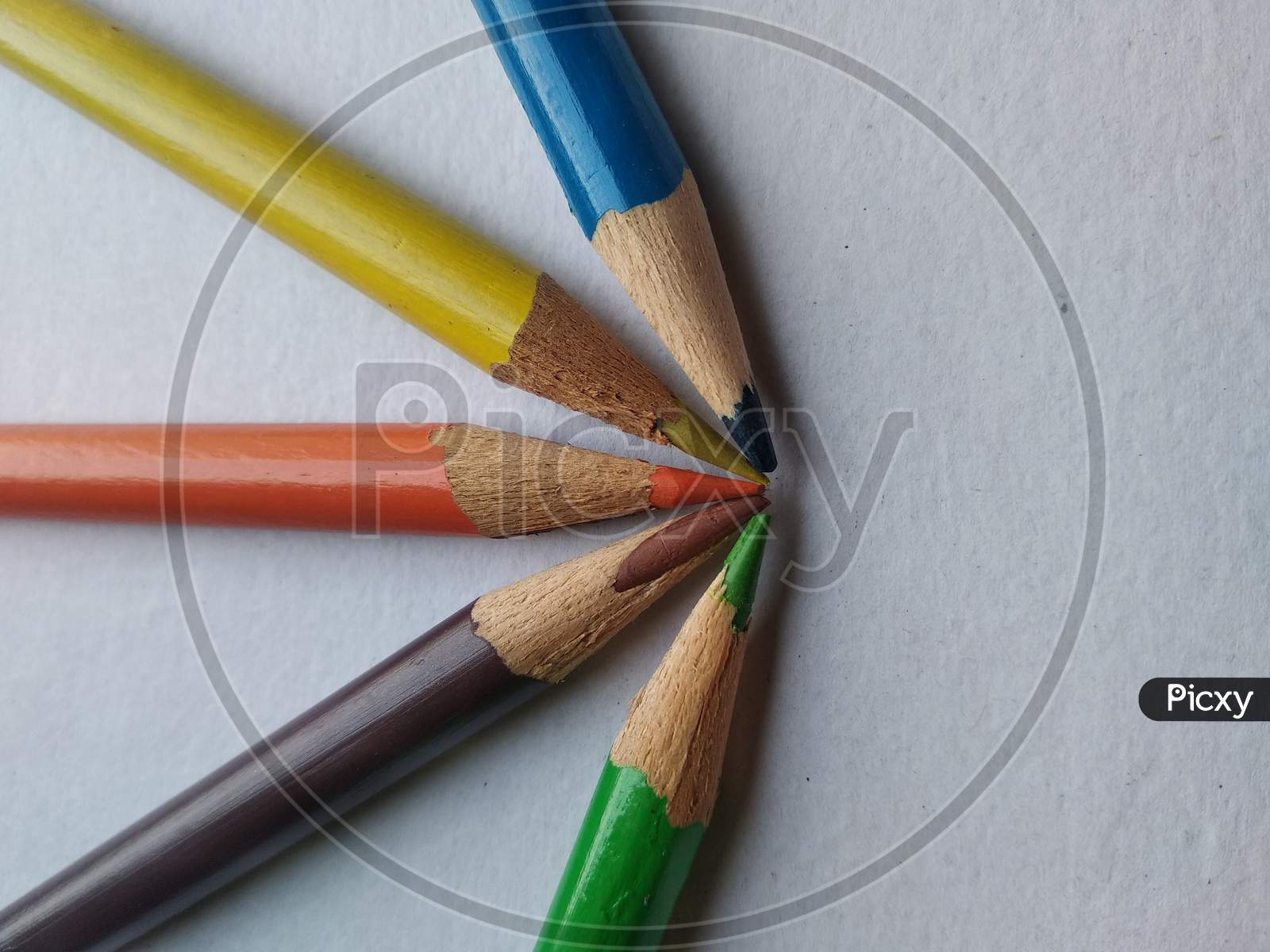 Colours of pencils wallpaper