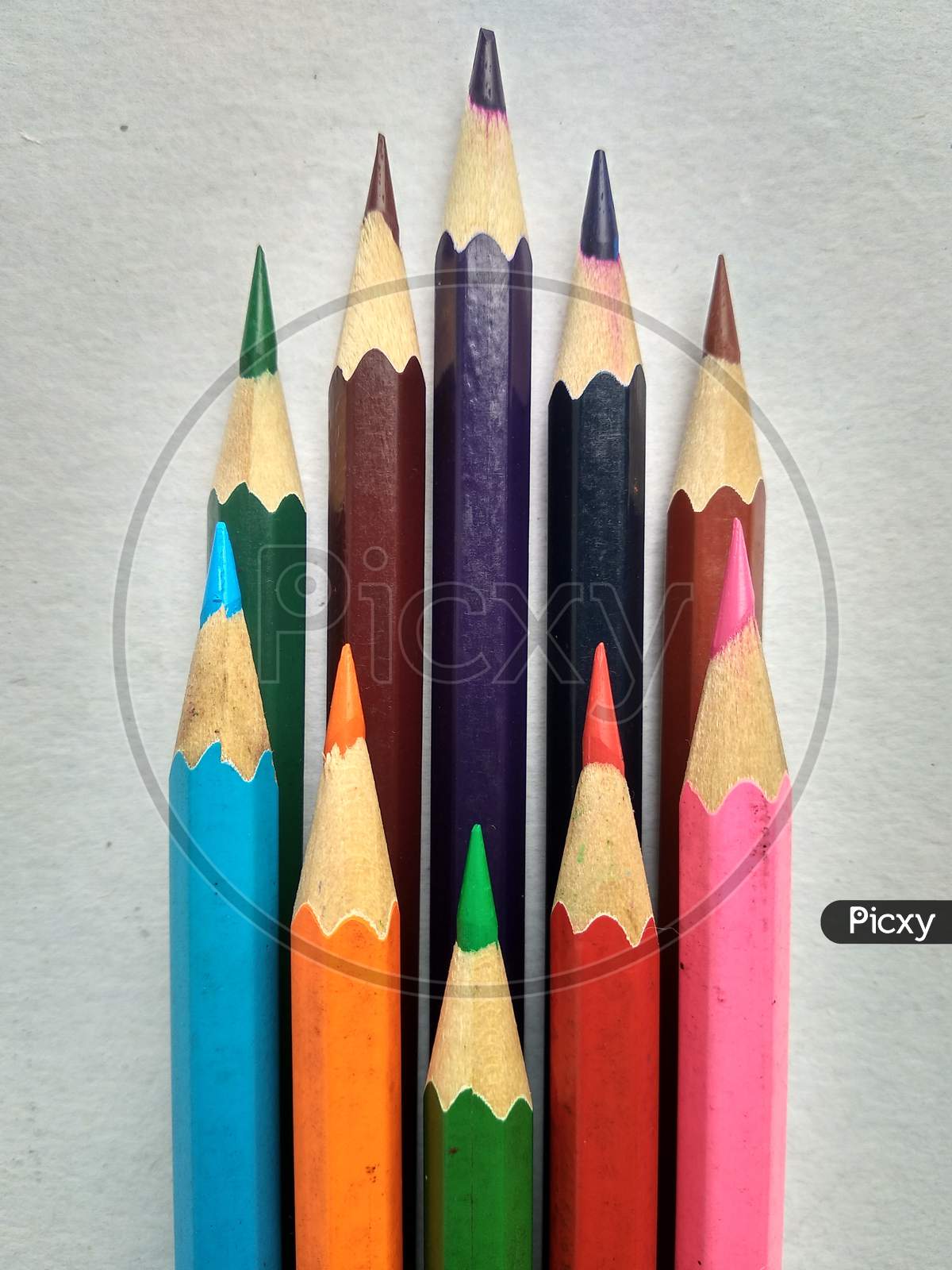 Light and dark shades of colour pencils looking beautiful with good texture