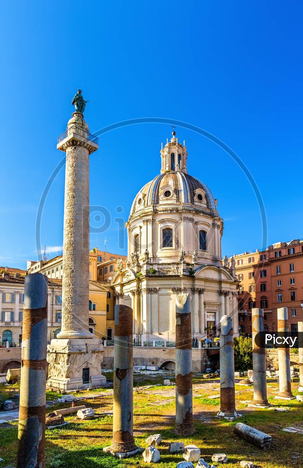 Trajan'S Column And Santissimo Nome Di Maria Al Foro Traiano Church In Rome