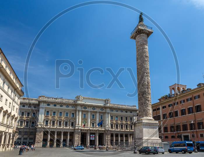 Square Piazza Colonna In Rome, Italy