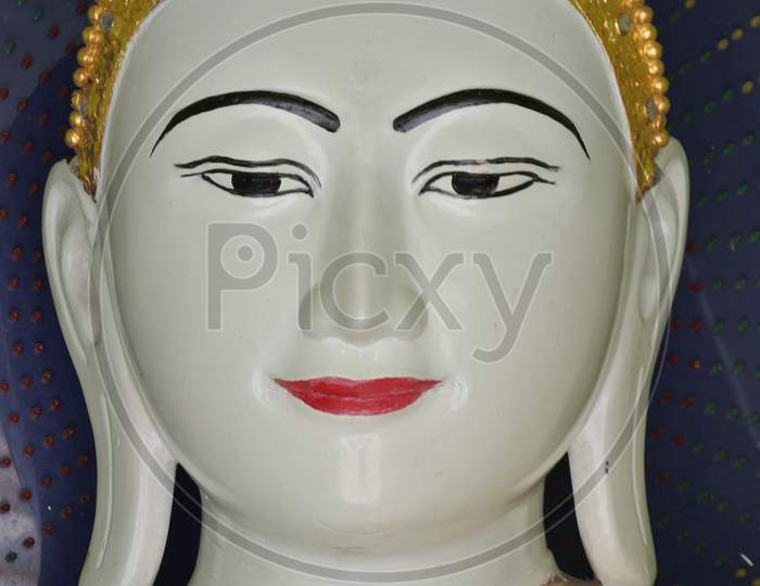 Buddha Face Statue