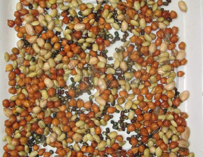 Mixture of lentils ,gram ,urad dal , soyabean peanut