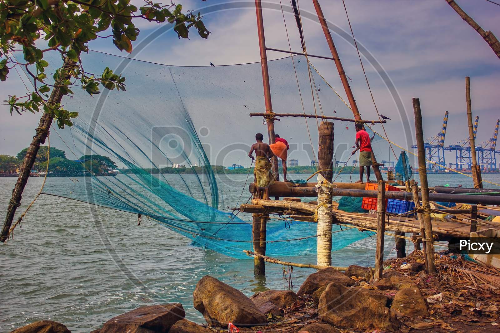Image of A Chinese Net To Catch Fish In Cochin City, Located In Kerala  State, India-YW910700-Picxy