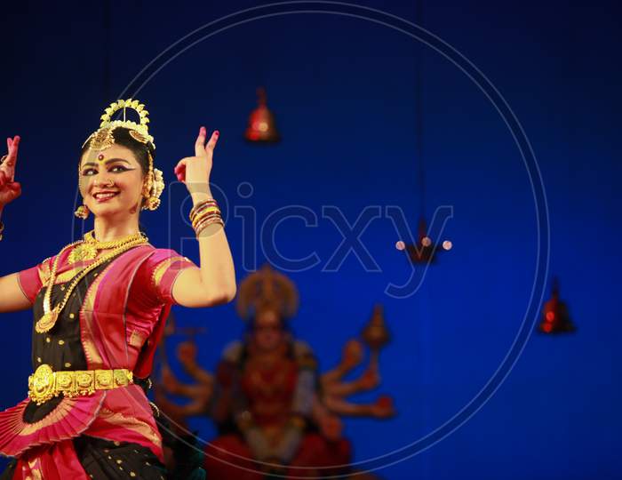 bharatnatyam recital event held on December 26,2016 at Sevasadan hall in Bengaluru.
