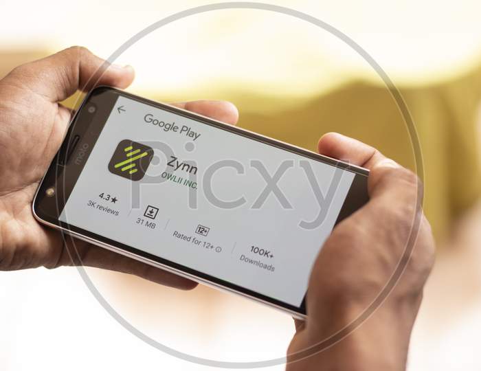 Zynn Social Media Networking App Downloading On Mobile