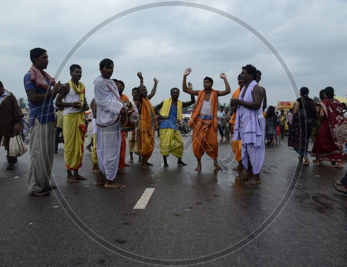 holy performer performing during ratha yatra festival at puri odisha india