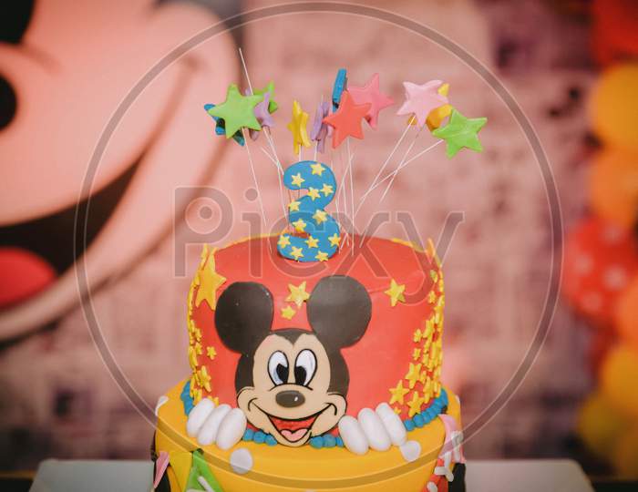 Birthday cake of 3 year indian girl