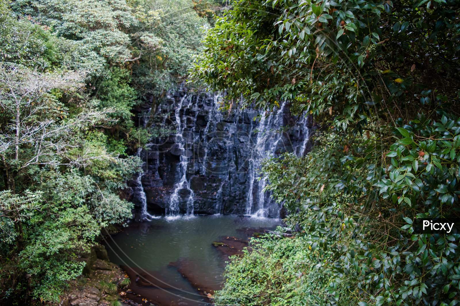 File:1st fall of the Elephant falls, Shillong.jpg - Wikipedia