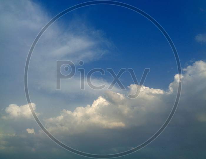 Dramatic Cloudy Sky Natural Background