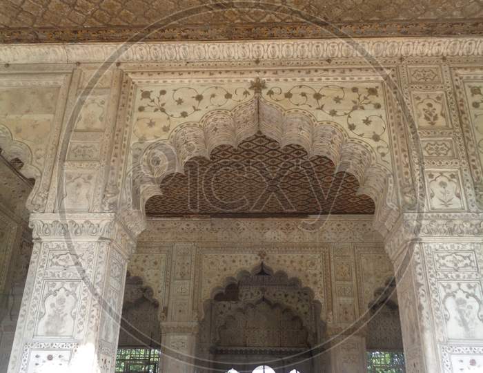 Arch gate in mughal made structure at red fort delhi campus