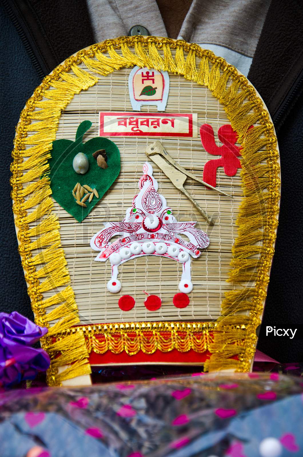 Bengali Wedding Tatta Decoration Idea / Wedding Tray Decoration Ideas -  YouTube