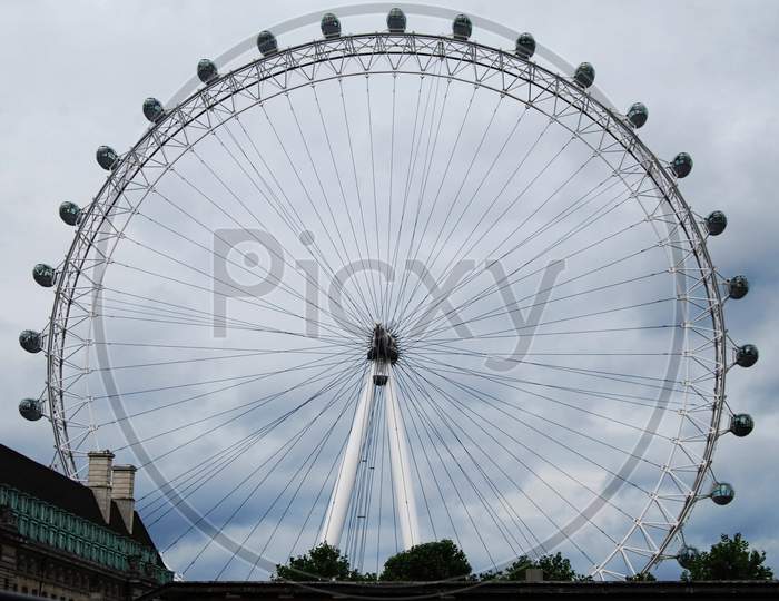 The london eye, famous tourist attraction